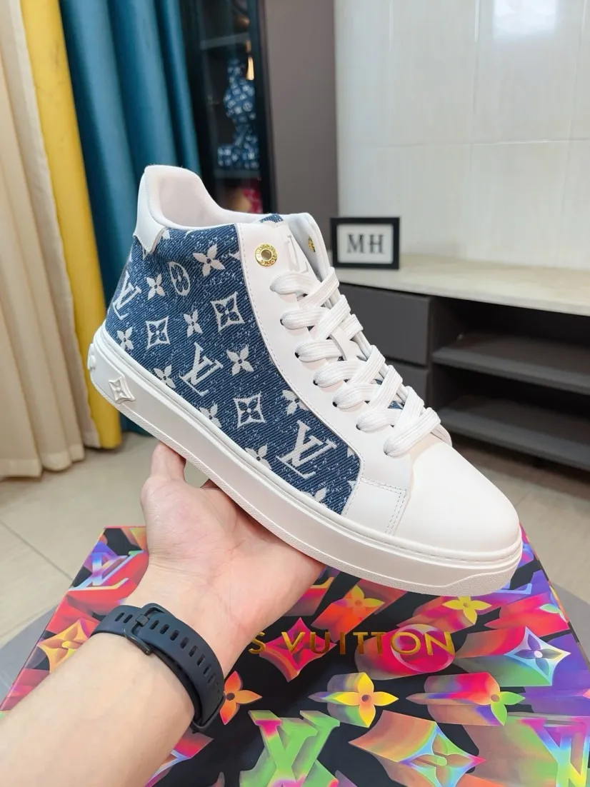 Men's shoes 💰560🌹🌹【LV】New men's high-top shoes, ‌global limited edition💯 shoes‌ are made of ‌original silk leather➕cowhide lining🐂top-grade workmanship! ‌Inner padding for feet: pure imported sheepskin lining, strappy sneakers, comfortable and breathable✅ luxurious and noble!! Men's shoe size: 38-44 💮